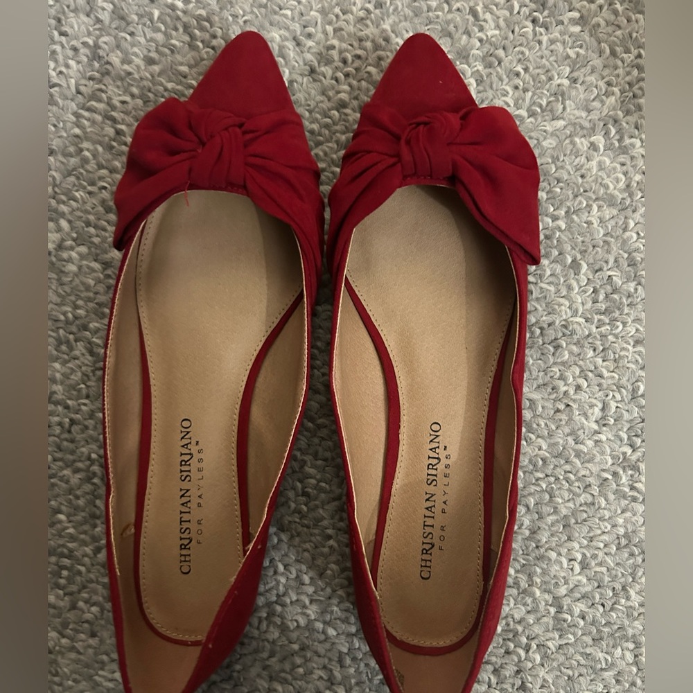 Red bow flat shoes